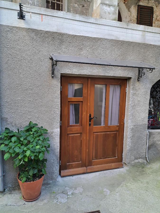 Tomic Cres